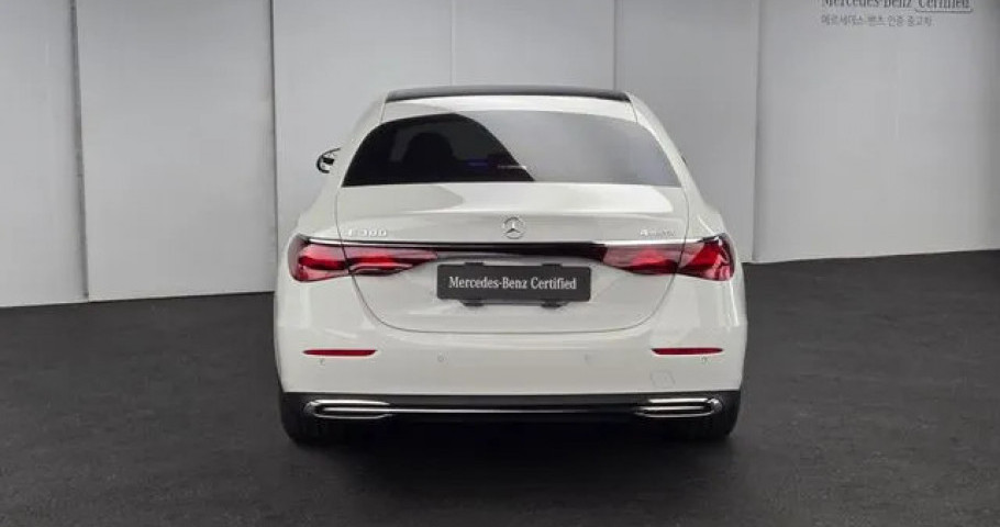 Mercedes-Benz E-Class 