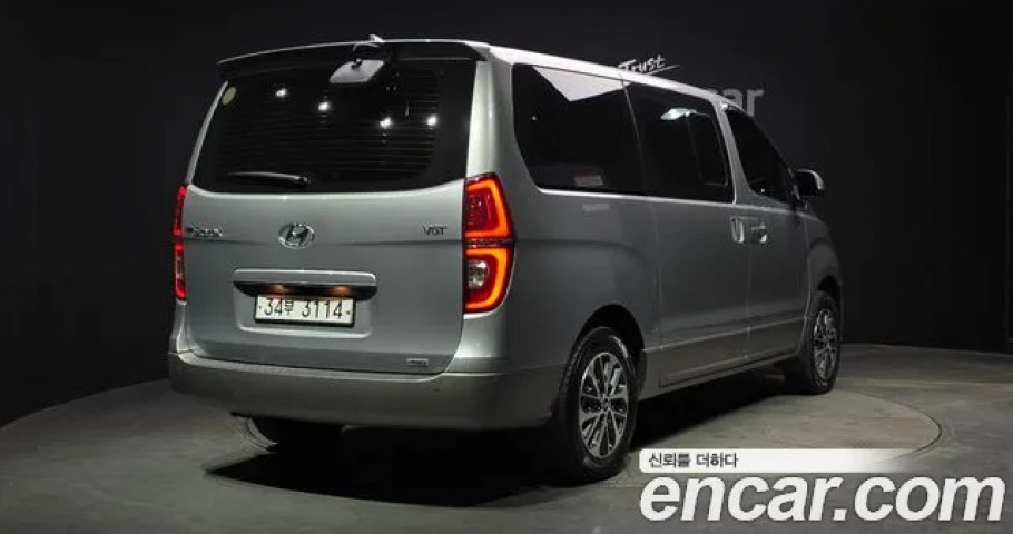 Hyundai Starex 