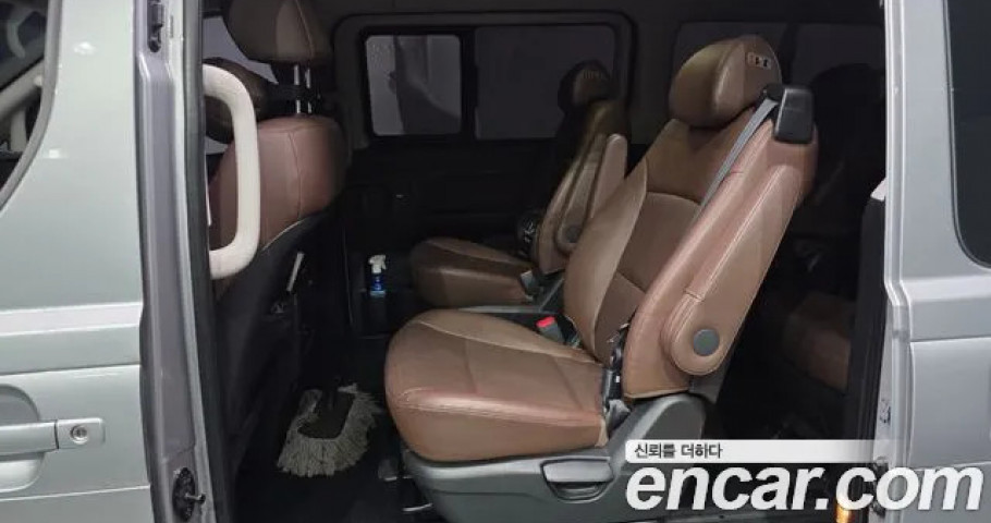 Hyundai Starex 
