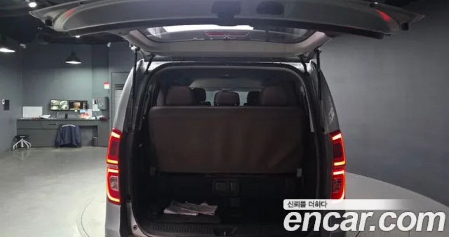 Hyundai Starex 