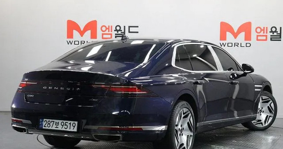 Genesis G90 