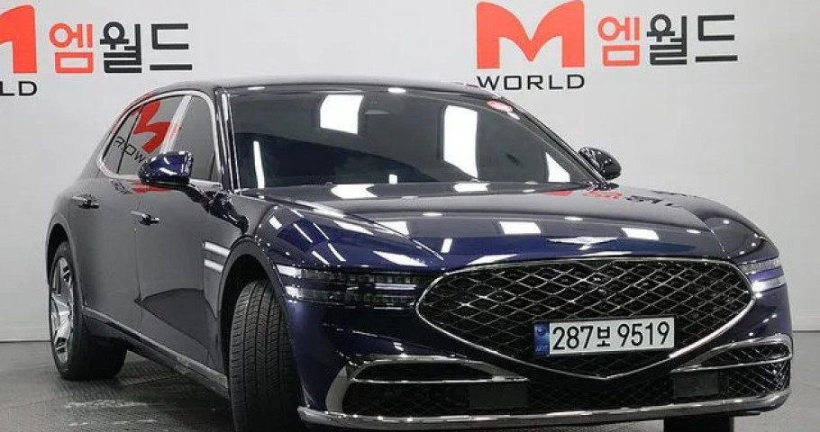 Genesis G90 