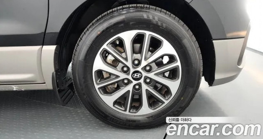 Hyundai Starex 