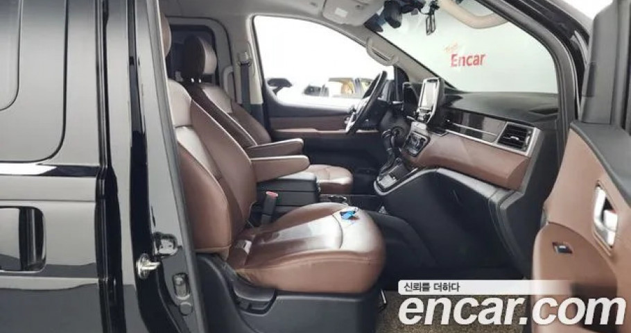 Hyundai Starex 