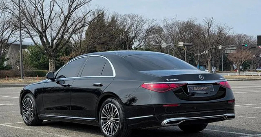Mercedes-Benz S-Class 