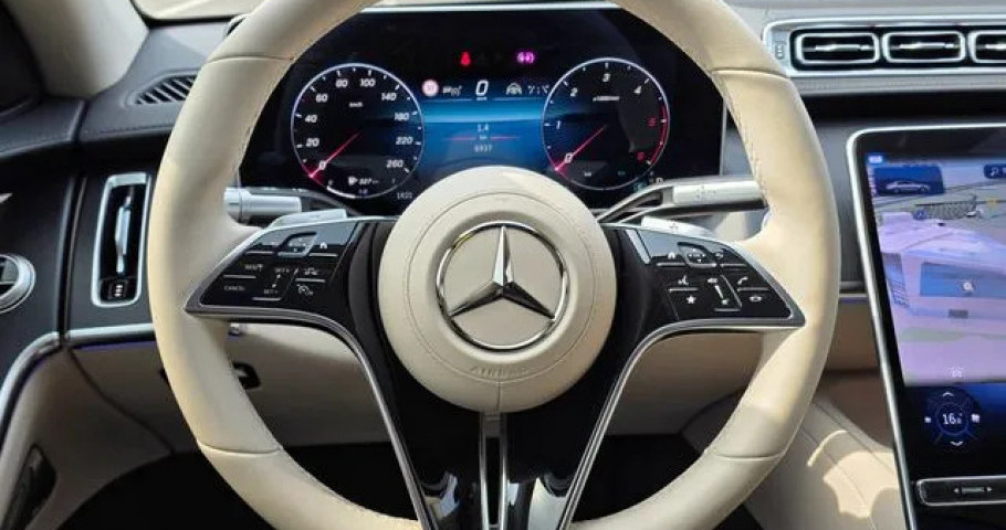 Mercedes-Benz S-Class 