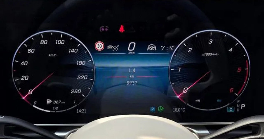 Mercedes-Benz S-Class 
