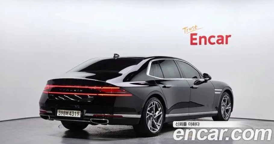 Genesis G90 