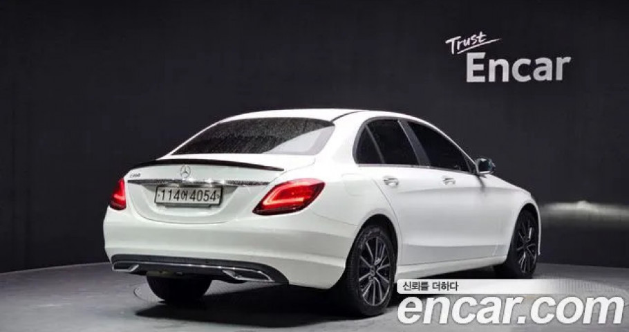 Mercedes-Benz C-Class 