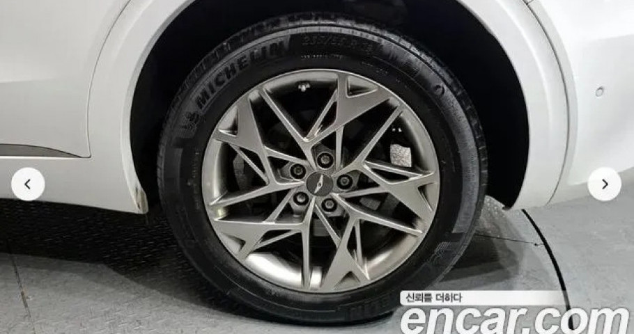 Genesis Gv70 