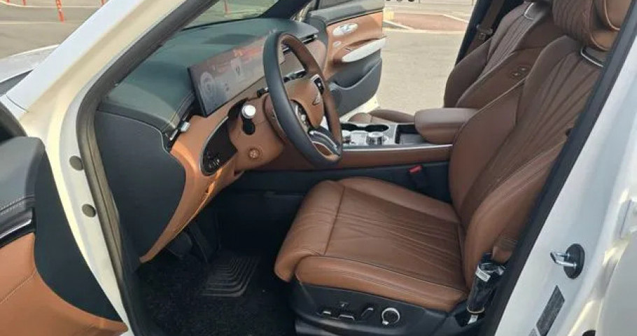 Genesis Gv70 