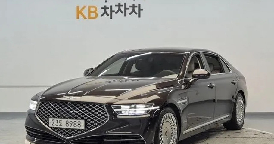 Genesis G90 