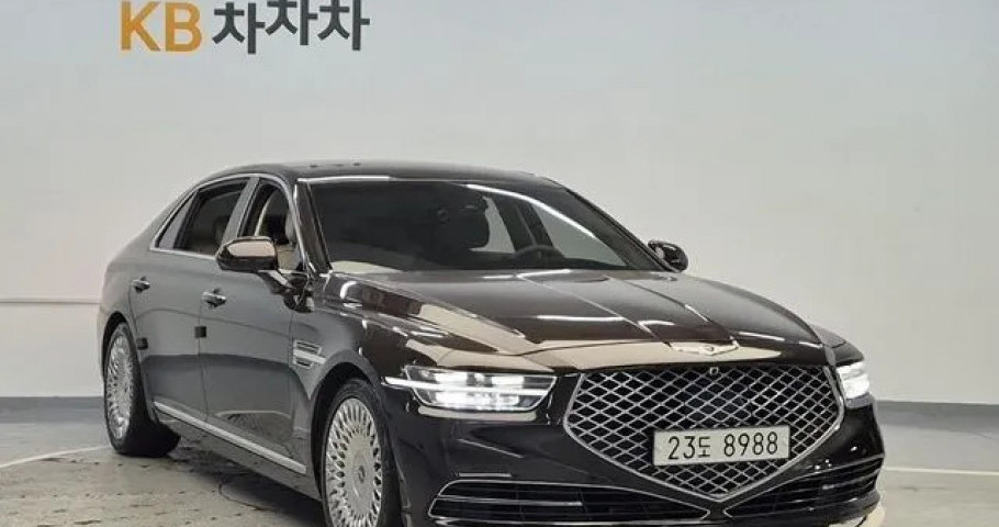 Genesis G90 