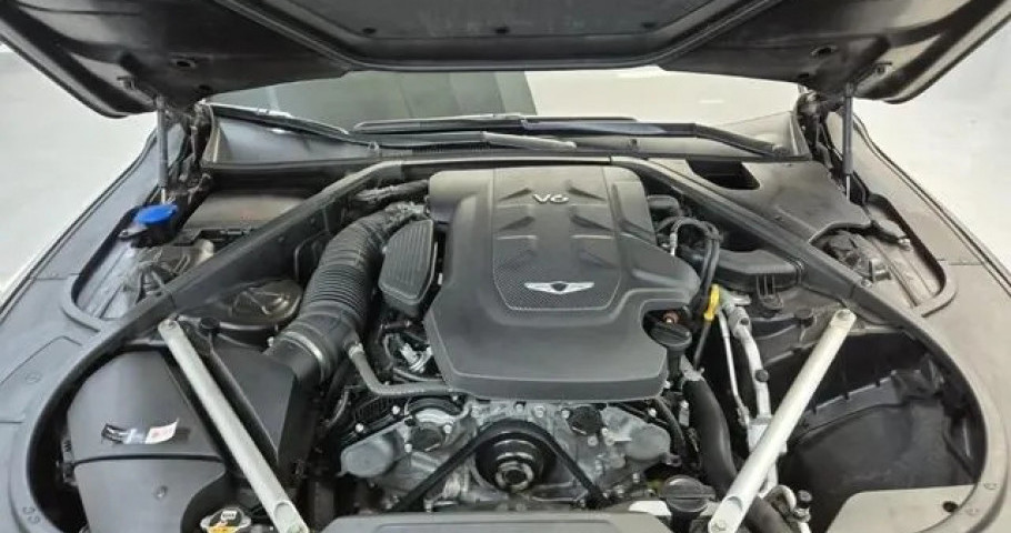 Genesis G90 