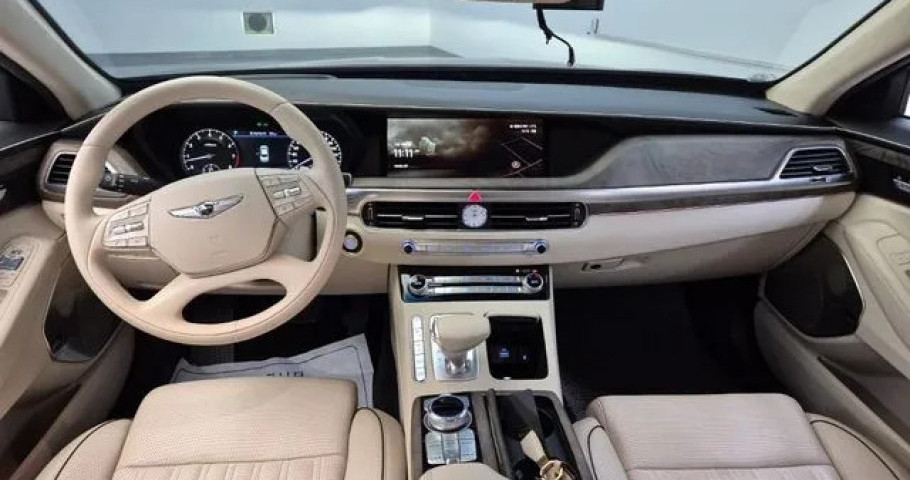 Genesis G90 