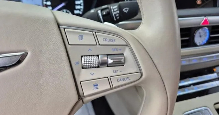 Genesis G90 