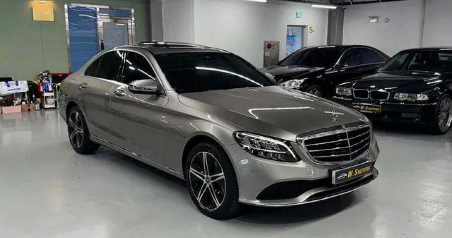 Mercedes-Benz C-Class 