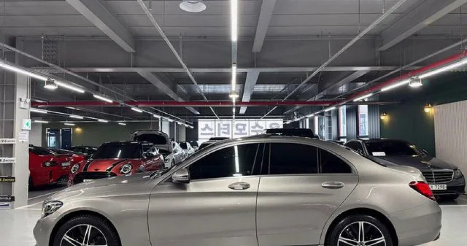 Mercedes-Benz C-Class 