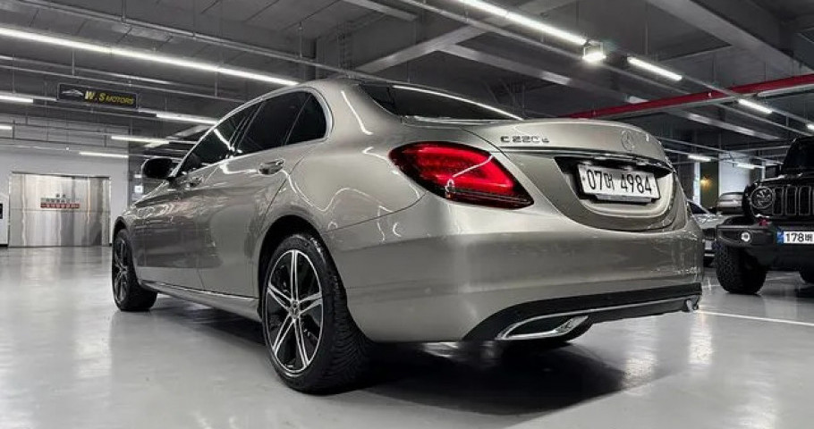 Mercedes-Benz C-Class 
