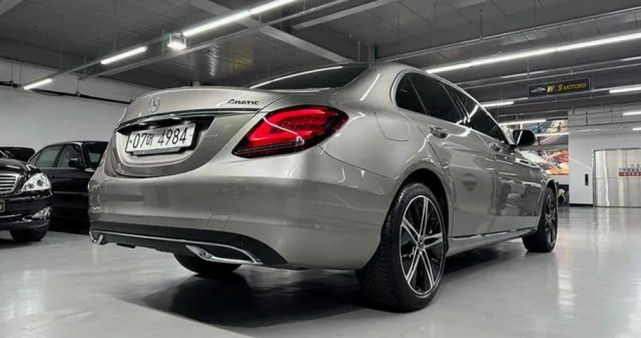 Mercedes-Benz C-Class 