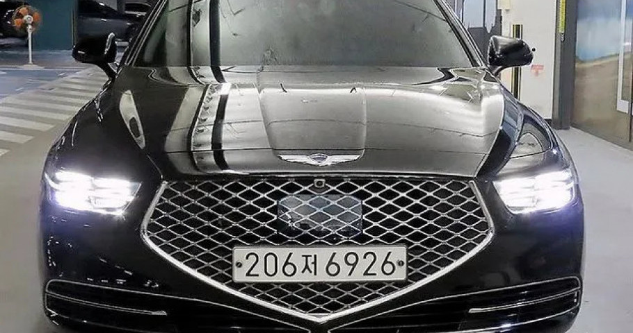 Genesis G90 