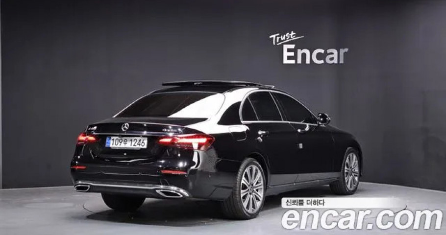 Mercedes-Benz E-Class 