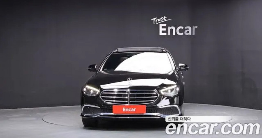 Mercedes-Benz E-Class 