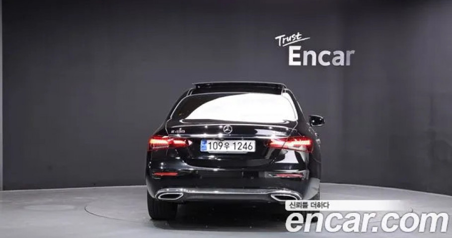 Mercedes-Benz E-Class 