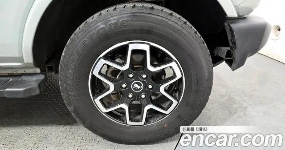 Ford Bronco 