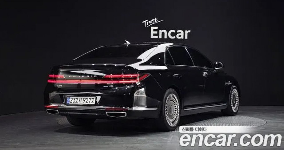 Genesis G90 