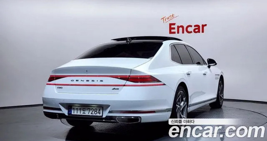 Genesis G90 