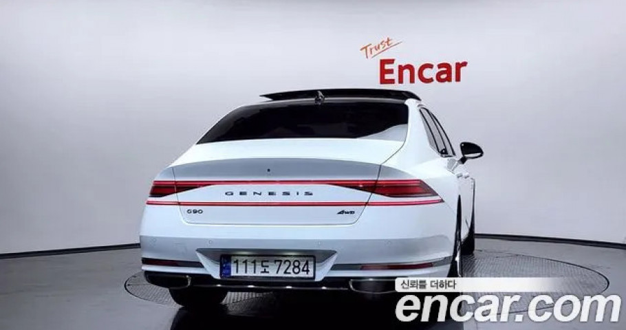 Genesis G90 