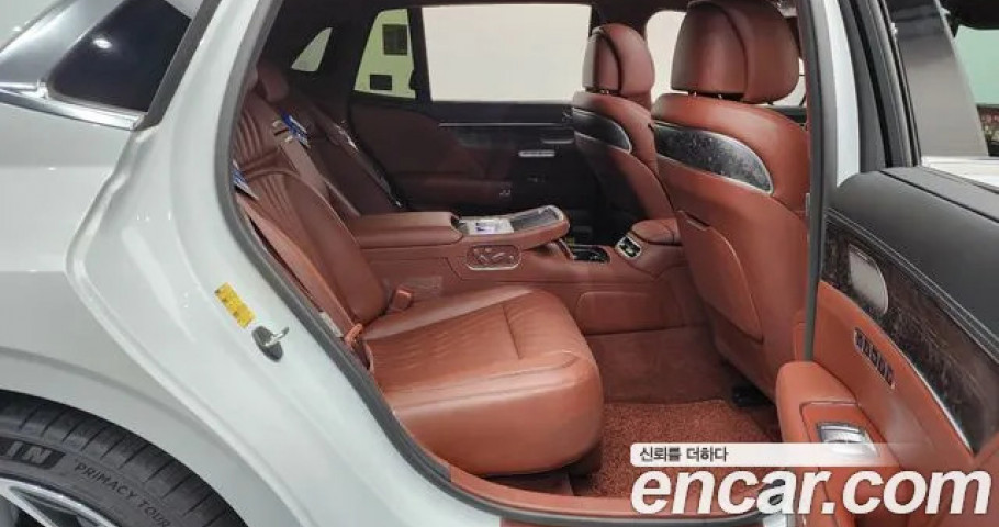 Genesis G90 