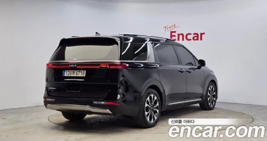 Kia Carnival 