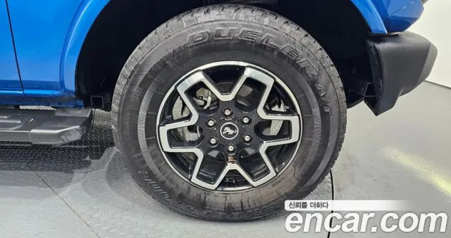 Ford Bronco 