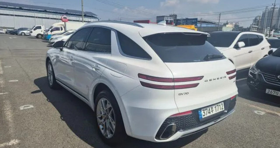 Genesis Gv70 
