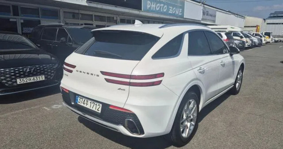 Genesis Gv70 