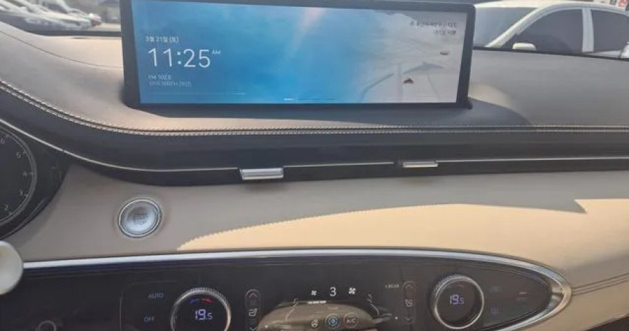 Genesis Gv70 