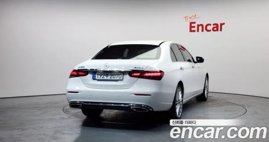 Mercedes-Benz E-Class 