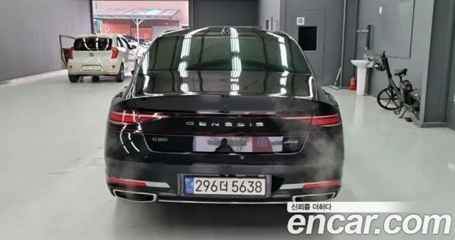 Genesis G90 