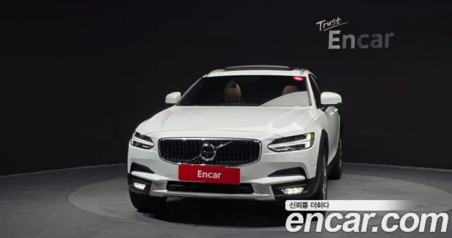 Volvo V90 