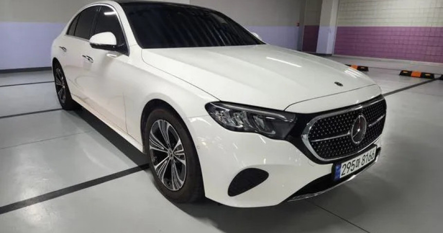 Mercedes-Benz E-Class 