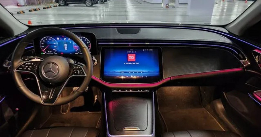 Mercedes-Benz E-Class 