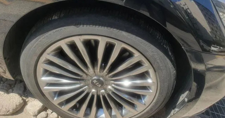 Kia K9 