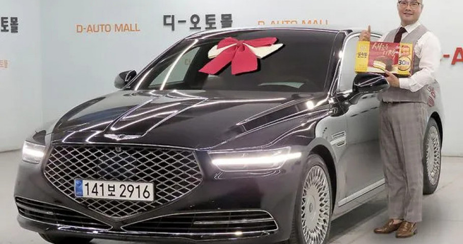 Genesis G90 