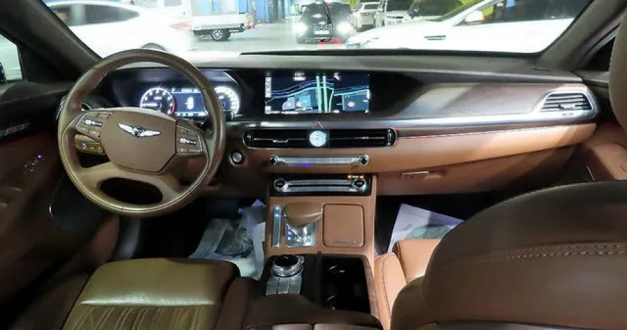 Genesis G90 