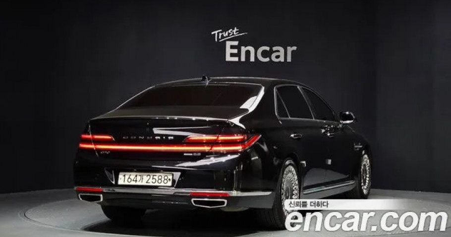 Genesis G90 