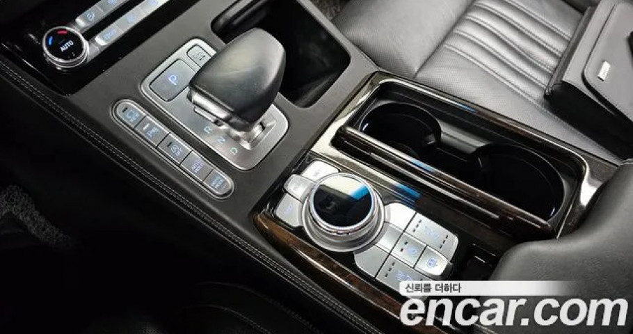 Genesis G90 
