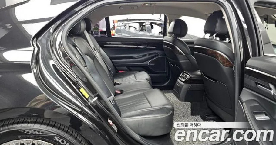 Genesis G90 