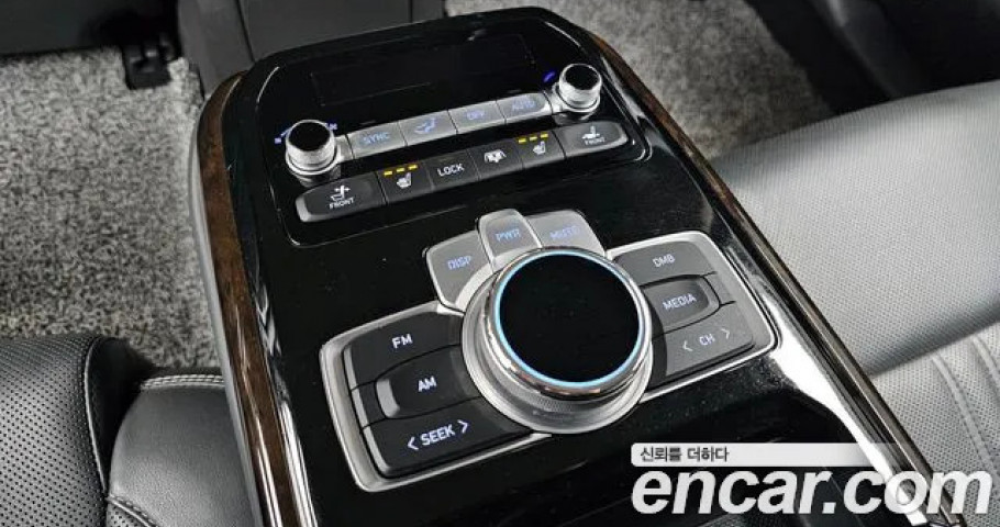 Genesis G90 